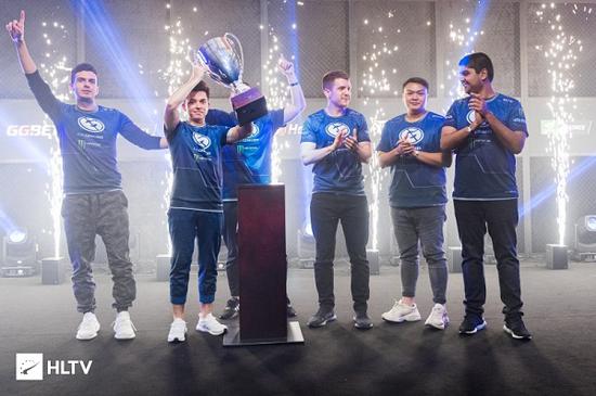 探索虚拟现实战斗新境界 5v5 MOBA游戏Starvault VR开启封测